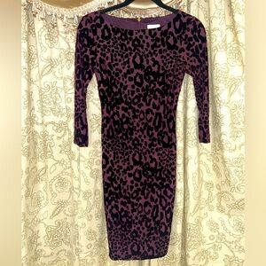 Caché Women’s 0 Form Fitting Burgundy Midi Dress